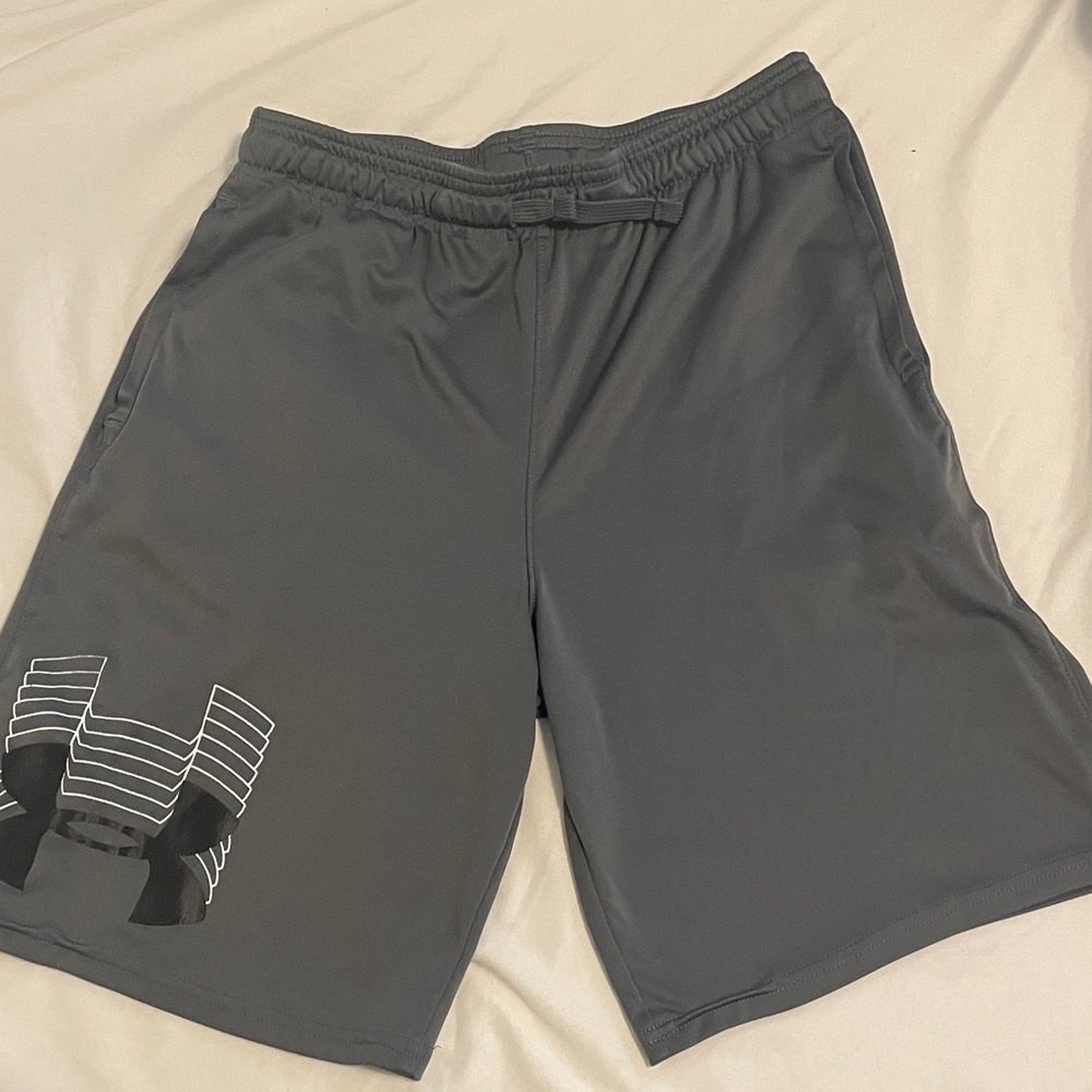 3 for $15 liquidation sale
Under Armour Boy’s  Charcoal Athletic Shorts